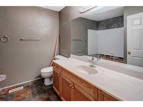87 Tuscany Ridge View Nw, Calgary, AB - Indoor Photo Showing Bathroom