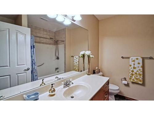 39 Panatella Crescent Nw, Calgary, AB - Indoor Photo Showing Bathroom