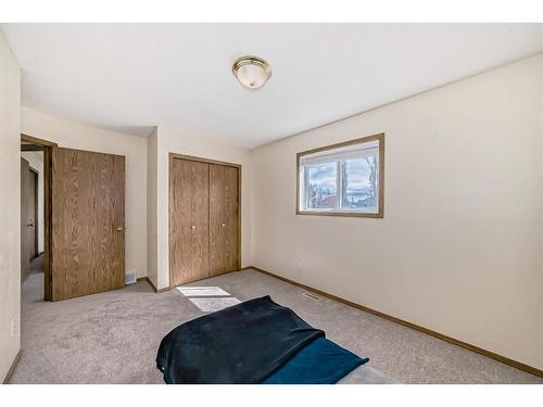 184 Somercrest Grove Sw, Calgary, AB - Indoor Photo Showing Other Room