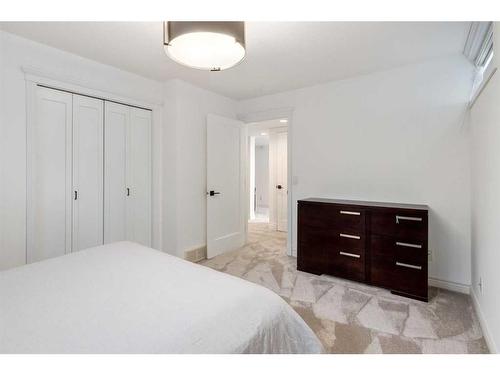 3356 Varna Crescent Nw, Calgary, AB - Indoor Photo Showing Bedroom