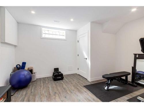 3356 Varna Crescent Nw, Calgary, AB - Indoor Photo Showing Gym Room
