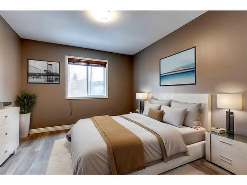 2436 6 Avenue Nw, Calgary, AB - Indoor Photo Showing Bedroom