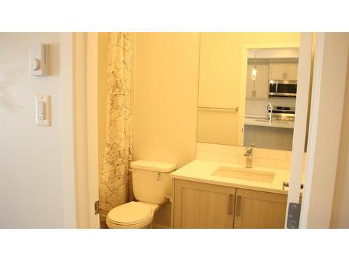 311-80 Carrington Plaza Nw, Calgary, AB - Indoor Photo Showing Bathroom