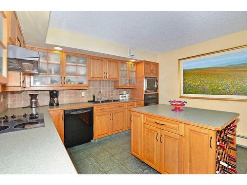 2501-1100 8 Avenue Sw, Calgary, AB - Indoor Photo Showing Kitchen