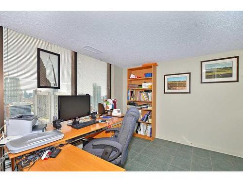 2501-1100 8 Avenue Sw, Calgary, AB - Indoor Photo Showing Office