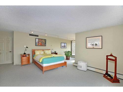 2501-1100 8 Avenue Sw, Calgary, AB - Indoor Photo Showing Bedroom