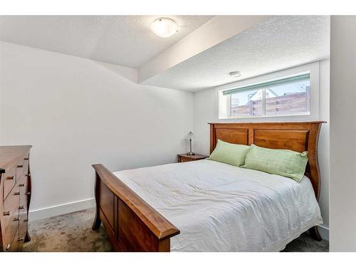 44 Legacy Court Se, Calgary, AB - Indoor Photo Showing Bedroom