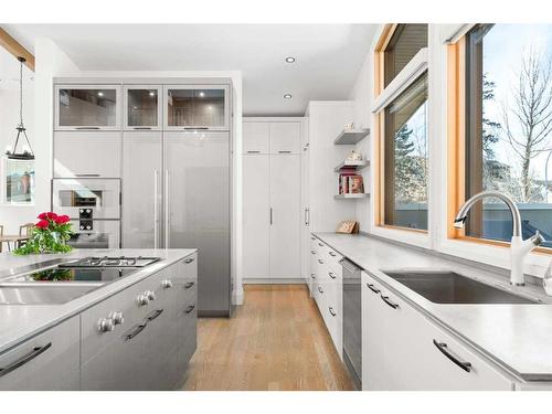 1420 Prospect Avenue Sw, Calgary, AB - Indoor Photo Showing Kitchen With Upgraded Kitchen