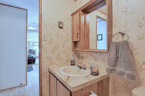 33122 Range Road 50, Sundre, AB - Indoor Photo Showing Bathroom