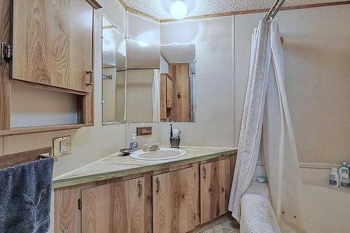 33122 Range Road 50, Sundre, AB - Indoor Photo Showing Bathroom