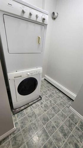 1543 11 Street Sw, Calgary, AB - Indoor Photo Showing Laundry Room