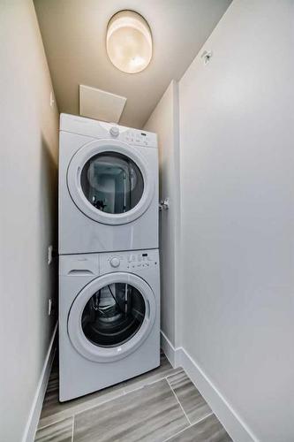2504-510 6 Avenue Se, Calgary, AB - Indoor Photo Showing Laundry Room