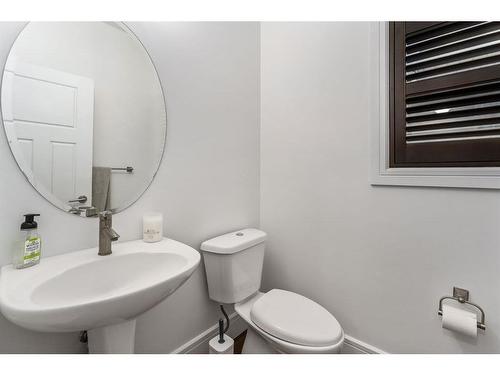 29 Cimarron Springs Road, Okotoks, AB - Indoor Photo Showing Bathroom