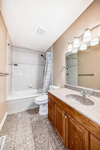152 Martinview Close Ne, Calgary, AB - Indoor Photo Showing Bathroom