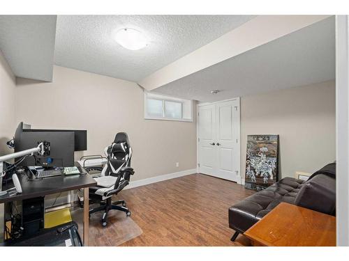 60 Evansfield Way Nw, Calgary, AB - Indoor Photo Showing Office