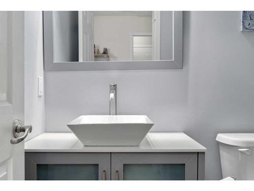 615 Pioneer Drive, Irricana, AB - Indoor Photo Showing Bathroom