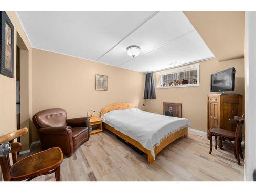 615 Pioneer Drive, Irricana, AB - Indoor Photo Showing Bedroom
