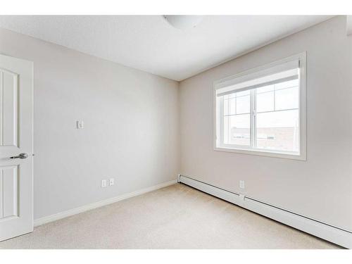 306-304 Cranberry Park Se, Calgary, AB - Indoor Photo Showing Other Room