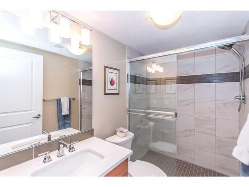 601-32 Varsity Estates Circle Nw, Calgary, AB - Indoor Photo Showing Bathroom