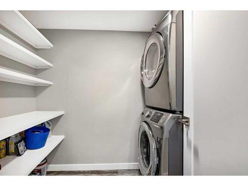 112-13104 Elbow Drive Sw, Calgary, AB - Indoor Photo Showing Laundry Room
