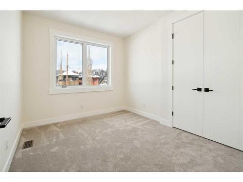 440 23 Avenue Nw, Calgary, AB - Indoor Photo Showing Other Room