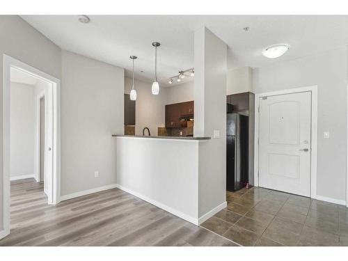 1313-604 East Lake Boulevard Ne, Airdrie, AB - Indoor Photo Showing Kitchen