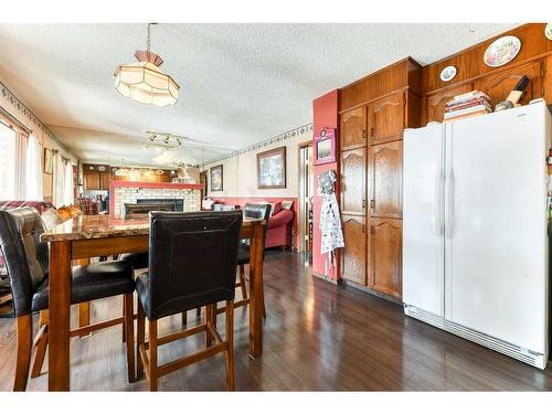 262 Shawnessy Drive Sw, Calgary, AB - Indoor Photo Showing Dining Room