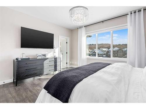 117 Cranbrook Point Se, Calgary, AB - Indoor Photo Showing Bedroom