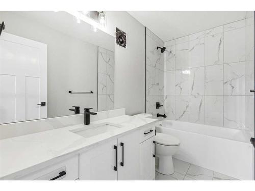 1347 Scarlett Ranch Boulevard, Carstairs, AB - Indoor Photo Showing Bathroom