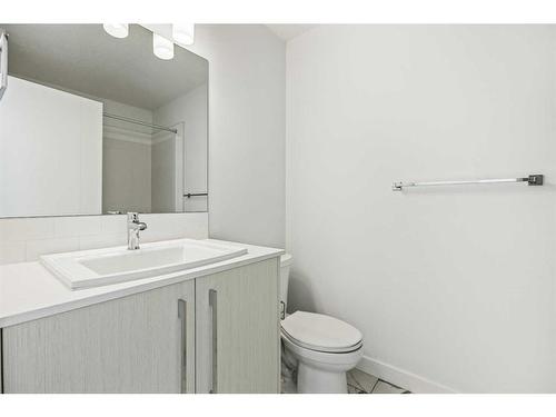 602-335 Creekside Boulevard Sw, Calgary, AB - Indoor Photo Showing Bathroom
