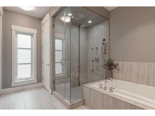 617 16 Street Nw, Calgary, AB - Indoor Photo Showing Bathroom