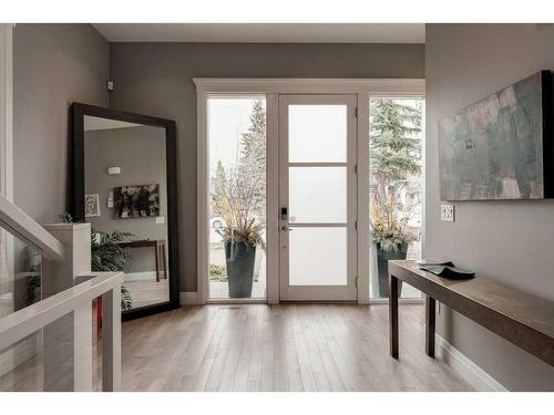 617 16 Street Nw, Calgary, AB - Indoor Photo Showing Other Room