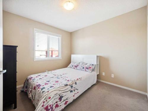 169 Evansridge Circle Nw, Calgary, AB - Indoor Photo Showing Bedroom