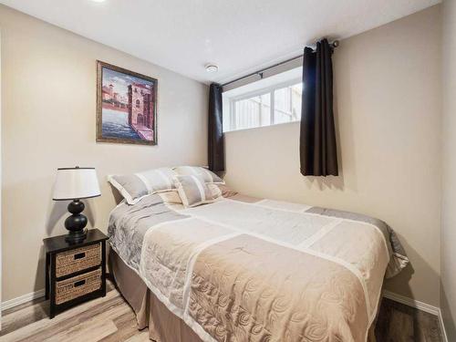 169 Evansridge Circle Nw, Calgary, AB - Indoor Photo Showing Bedroom