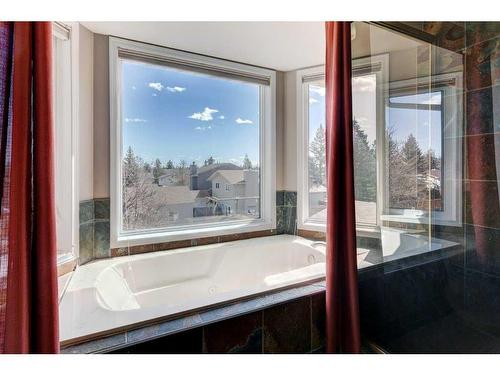 44 Woodfern Way Sw, Calgary, AB - Indoor Photo Showing Bathroom