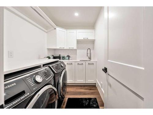 821 20A Avenue Ne, Calgary, AB - Indoor Photo Showing Laundry Room