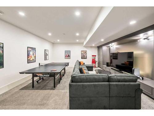 821 20A Avenue Ne, Calgary, AB - Indoor Photo Showing Other Room
