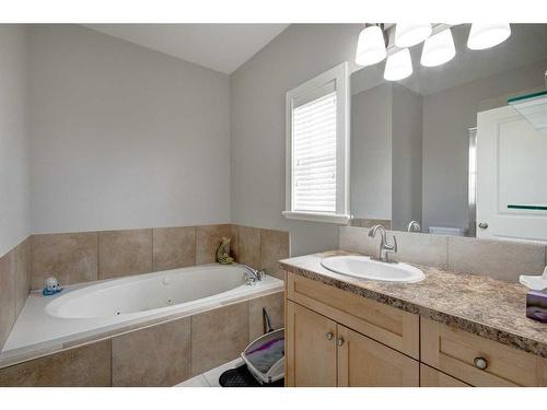 104 1 Avenue Se, Langdon, AB - Indoor Photo Showing Bathroom