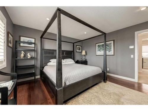 68 Westland Crescent Sw, Calgary, AB - Indoor Photo Showing Bedroom