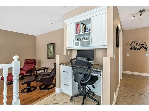 123 Canterville Drive Sw, Calgary, AB - Indoor Photo Showing Office