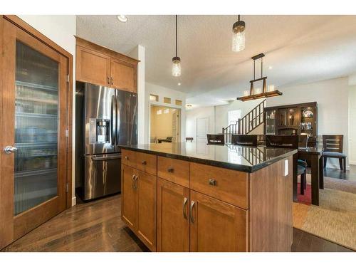 62 Aspen Hills Way Sw, Calgary, AB - Indoor Photo Showing Kitchen