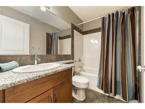 62 Aspen Hills Way Sw, Calgary, AB - Indoor Photo Showing Bathroom
