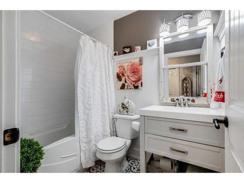 62 Downey Road, Okotoks, AB - Indoor Photo Showing Bathroom