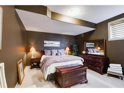 22 Tuscany Estates Crescent Nw, Calgary, AB - Indoor Photo Showing Bedroom