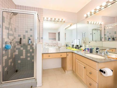 208 Millbank Road Sw, Calgary, AB - Indoor Photo Showing Bathroom