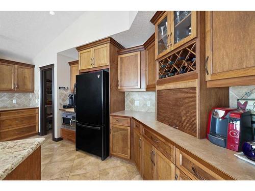 627 Boulder Creek Drive Se, Langdon, AB - Indoor Photo Showing Kitchen