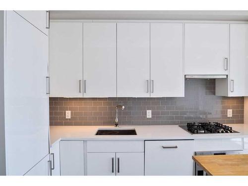 404-515 4 Avenue Ne, Calgary, AB - Indoor Photo Showing Kitchen With Upgraded Kitchen