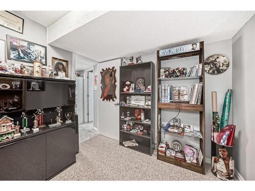 409 Freeman Way Nw, High River, AB - Indoor Photo Showing Other Room