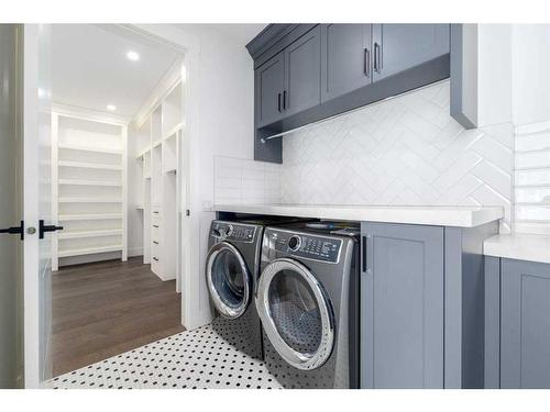 40 Aspen Ridge Terrace Sw, Calgary, AB - Indoor Photo Showing Laundry Room