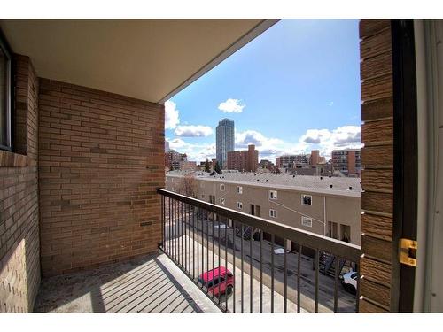 402-1123 13 Avenue Sw, Calgary, AB - Outdoor With Balcony With Exterior